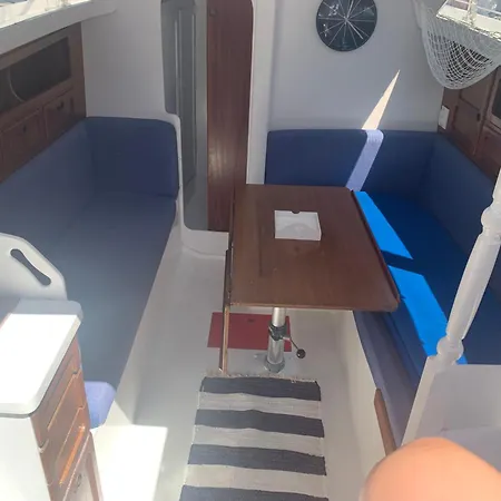 Vintage Sailboat Experience Lisboa