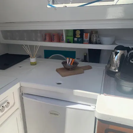 Vintage Sailboat Experience 船屋 Lisboa