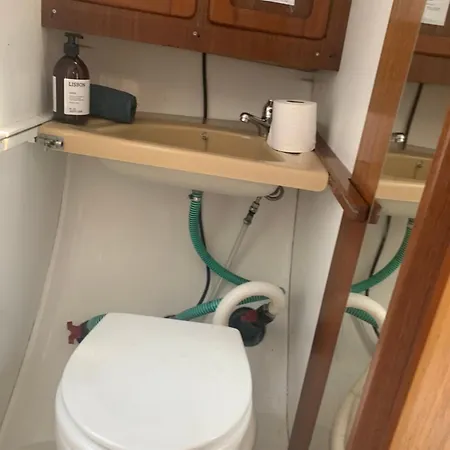 Vintage Sailboat Experience 보트호텔 리스본